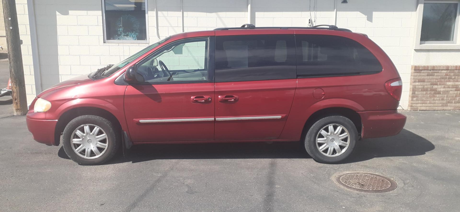 2006 Chrysler Town & Country Touring (2A4GP54L46R) with an 3.8L V6 OHV 12V engine, 4-Speed Automatic Overdrive transmission, located at 2015 Cambell Street, Rapid City, SD, 57701, (605) 342-8326, 44.066433, -103.191772 - Photo#0